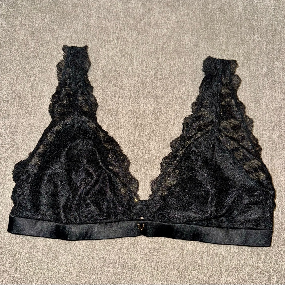 Victoria’s Secret Black Lace Bralette Size S-DD